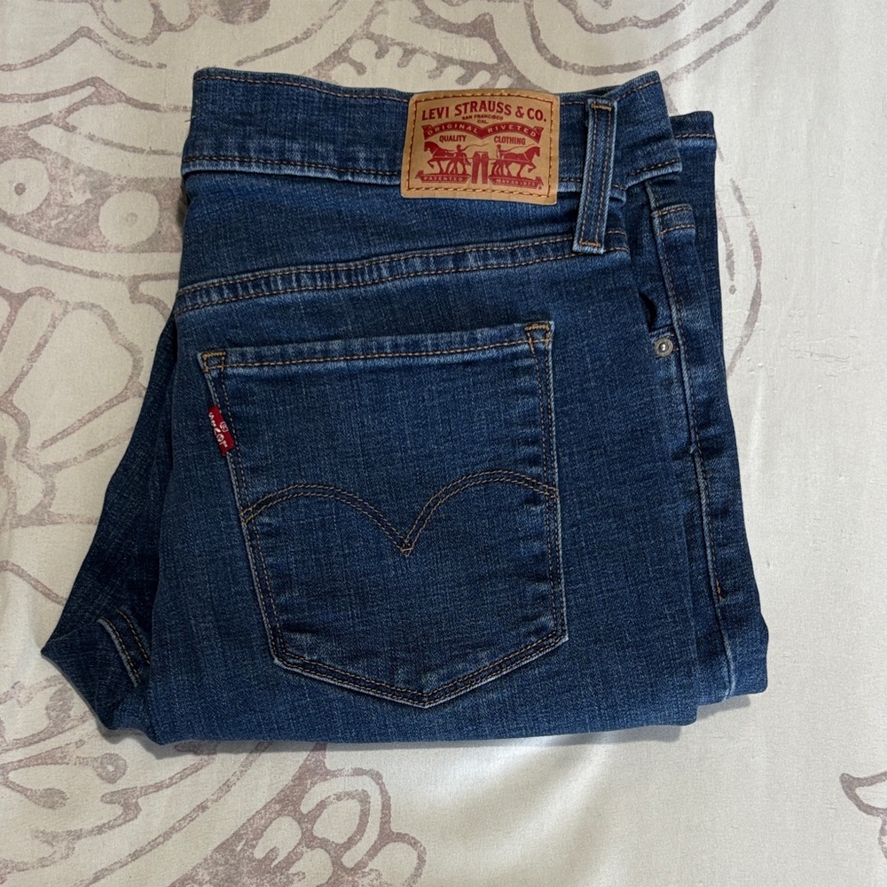 Levi’s 315 Shaping Bootcut Jeans – Women’s Size 30 Dark Wash